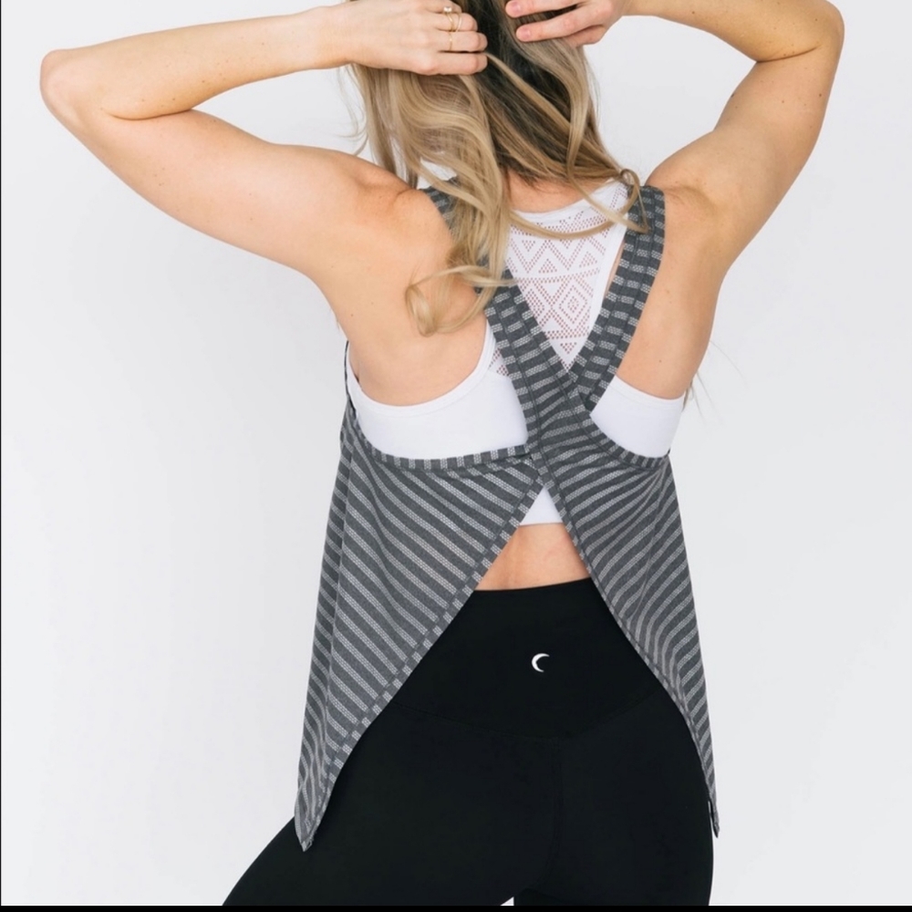 NWT Zyia Gray Nimbus Split Back Tank